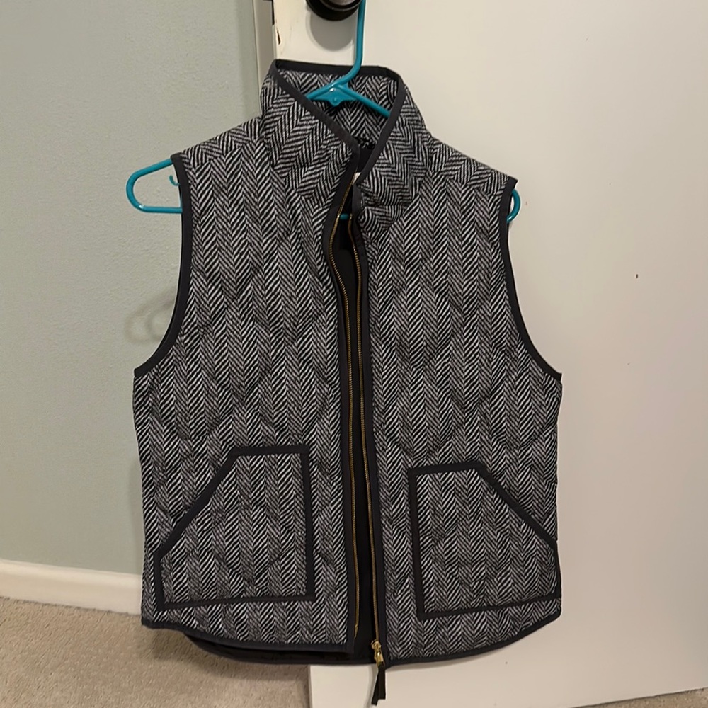 JCrew Factory Puffer, size small, grey and white patterned